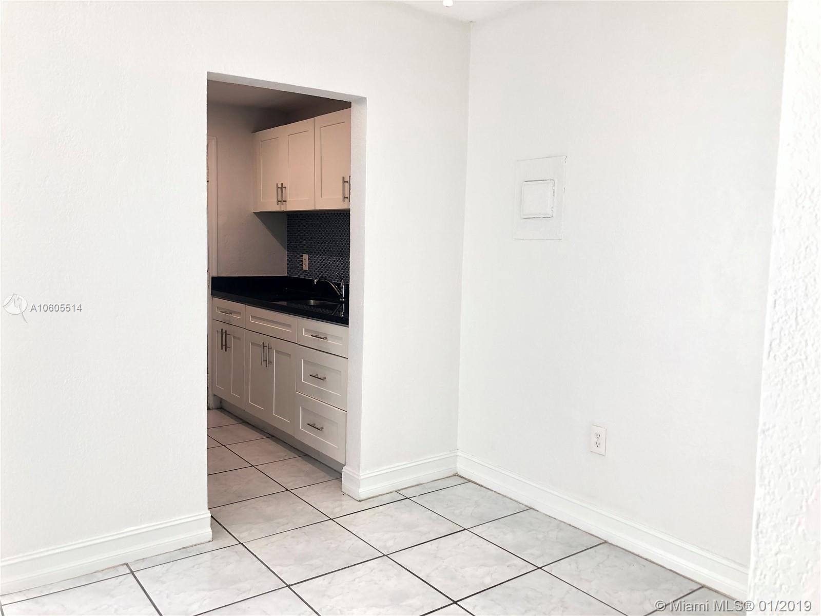 PALMA ROYAL - Residential Lease