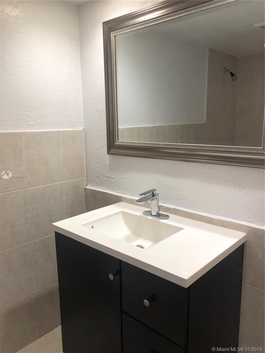 PALMA ROYAL - Residential Lease