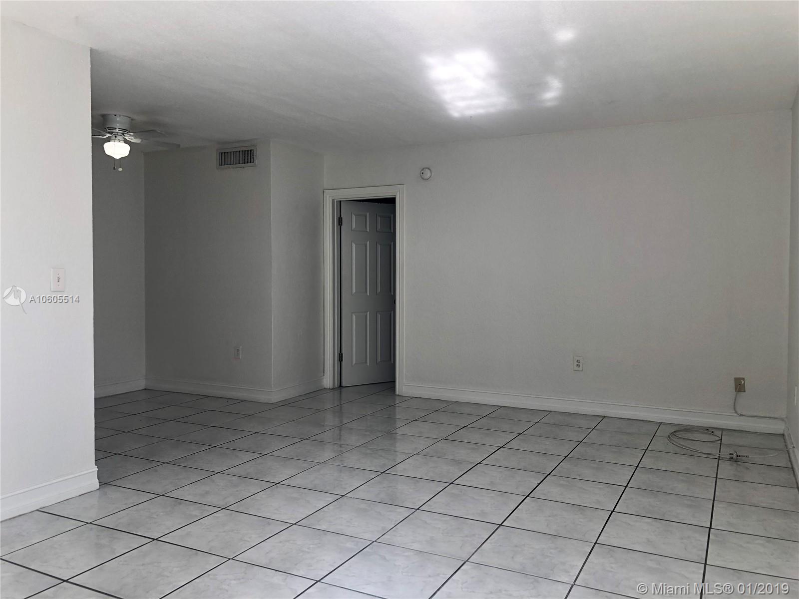 PALMA ROYAL - Residential Lease