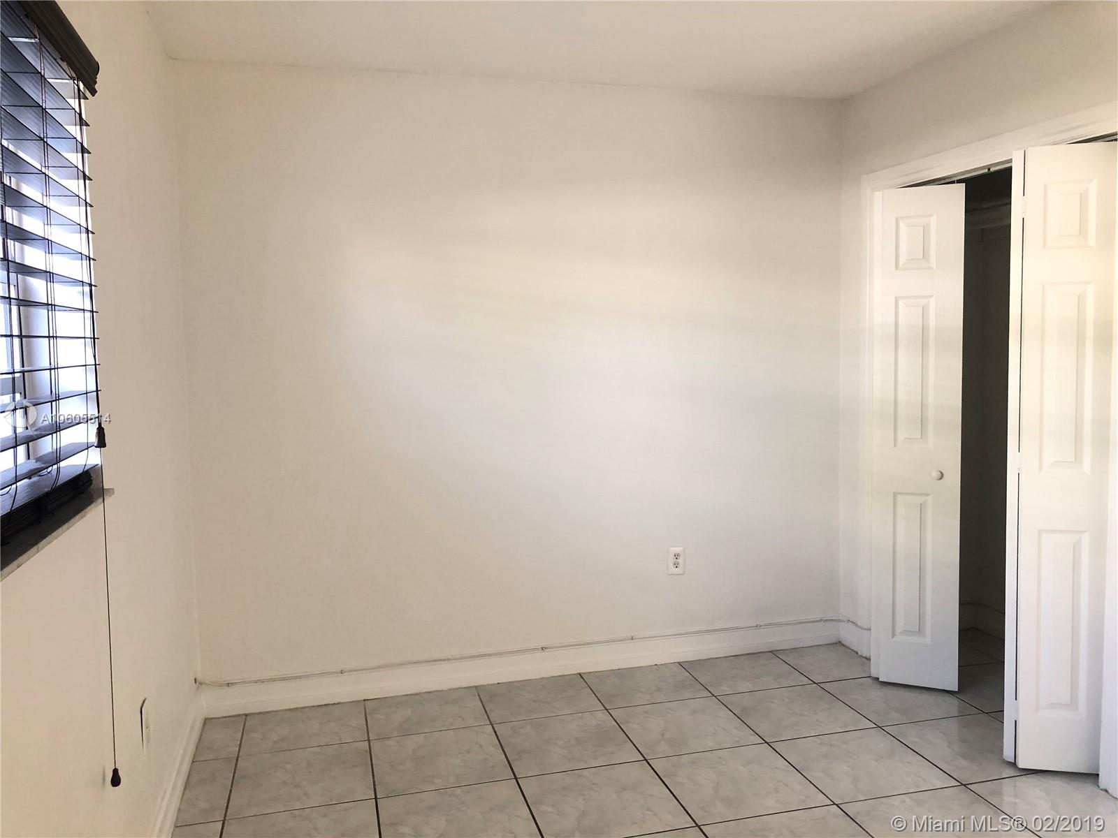 PALMA ROYAL - Residential Lease