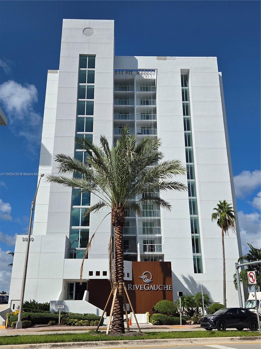 LA RIVE GAUCHE CONDO - Residential Lease