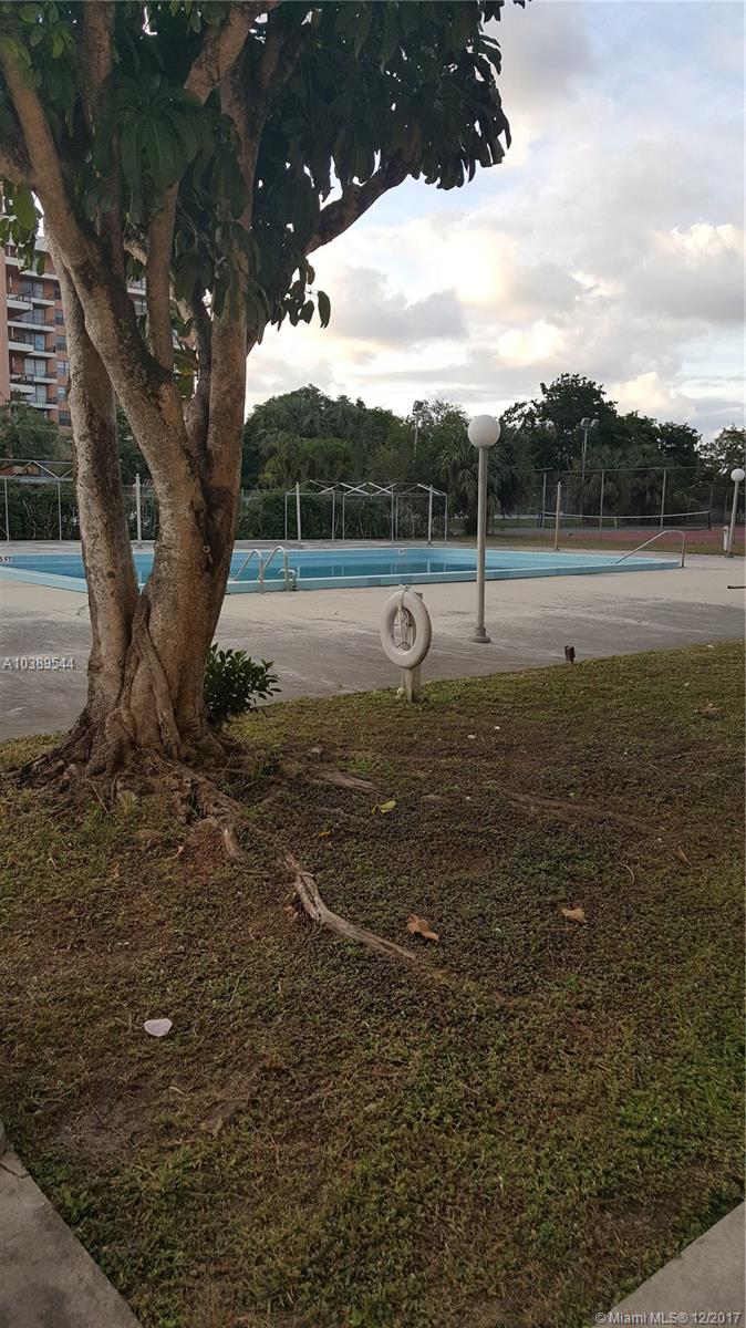 PARKWAY TOWERS BLDG 1 CON - Residential