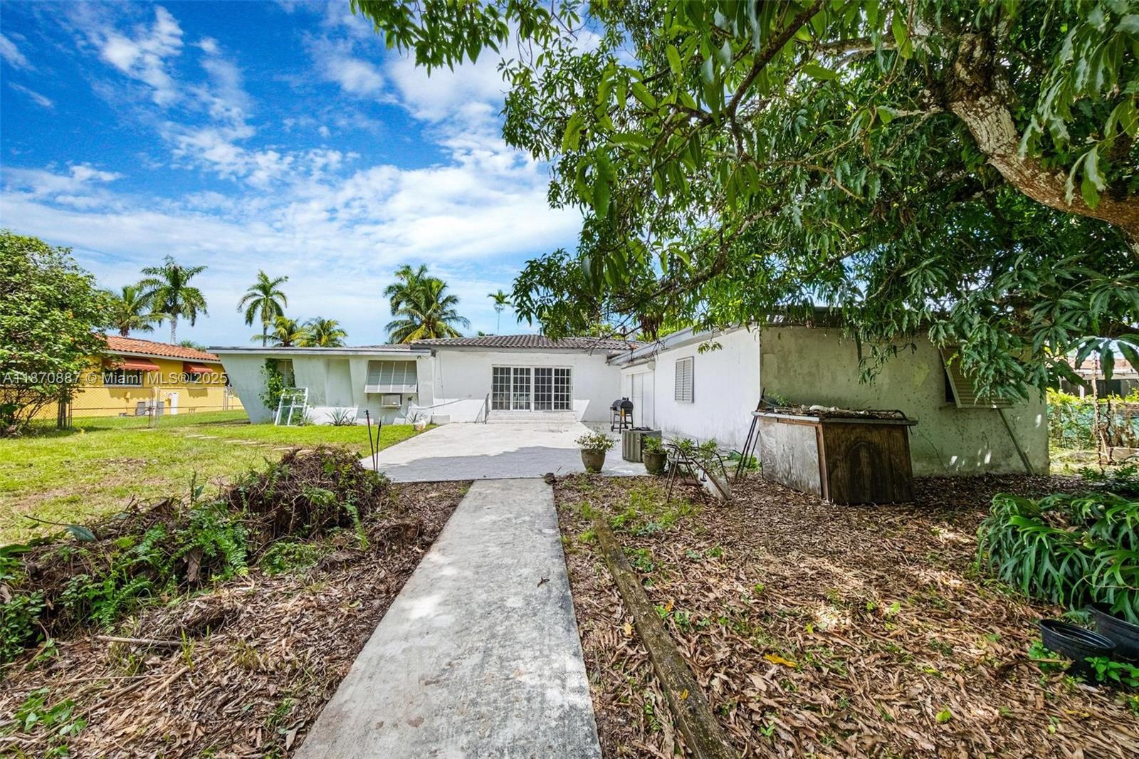 BISCAYNE GARDENS SEC G - Residential