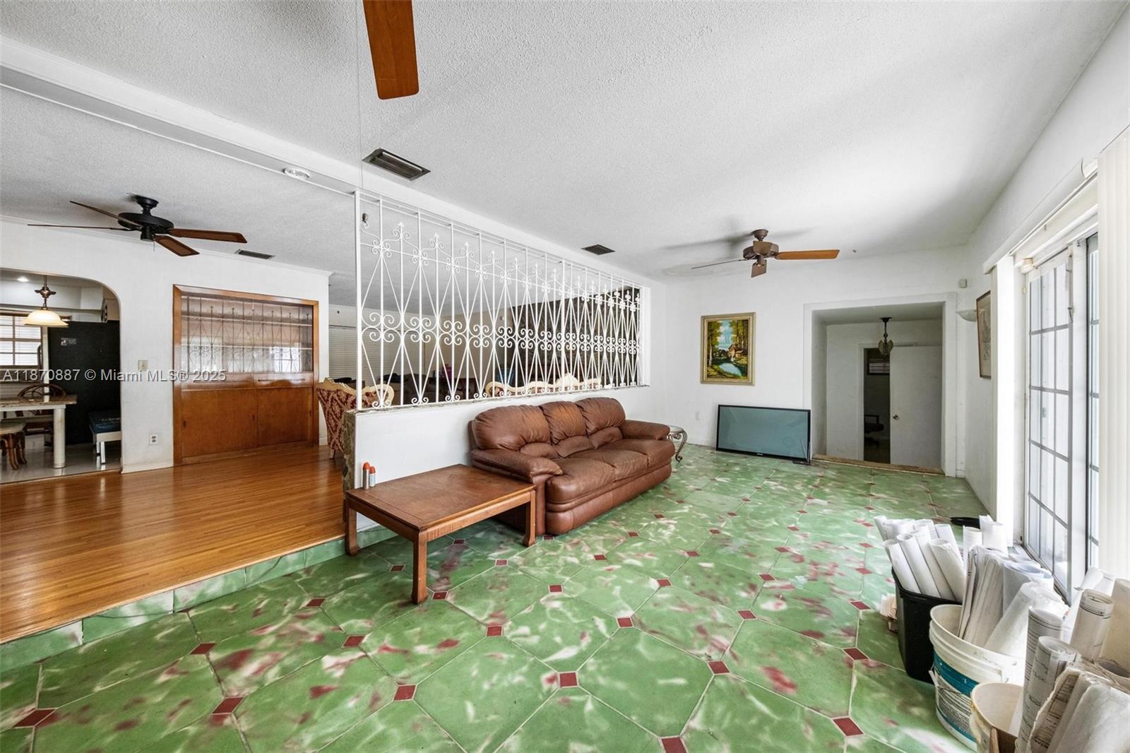 BISCAYNE GARDENS SEC G - Residential