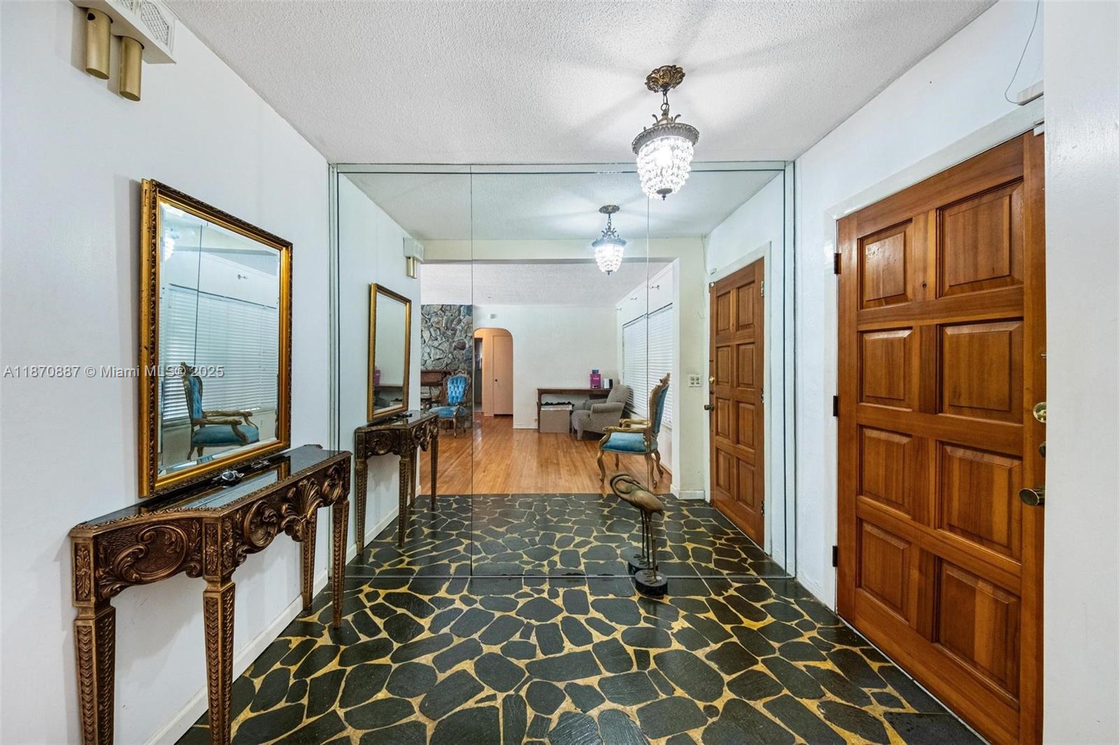 BISCAYNE GARDENS SEC G - Residential