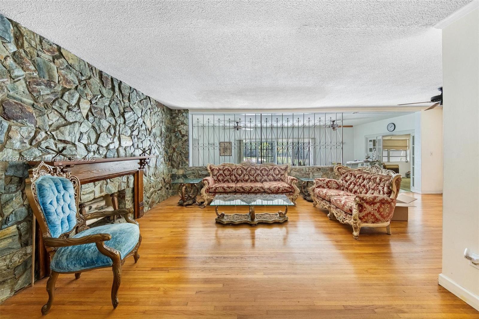 BISCAYNE GARDENS SEC G - Residential