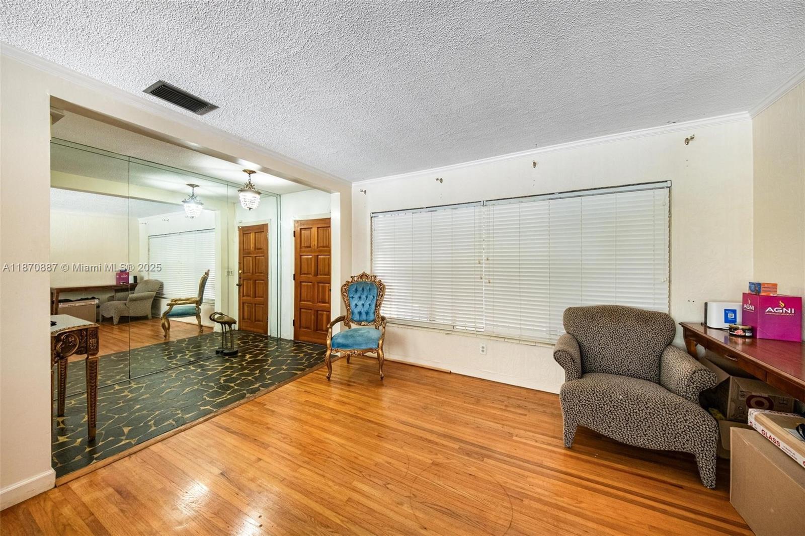 BISCAYNE GARDENS SEC G - Residential