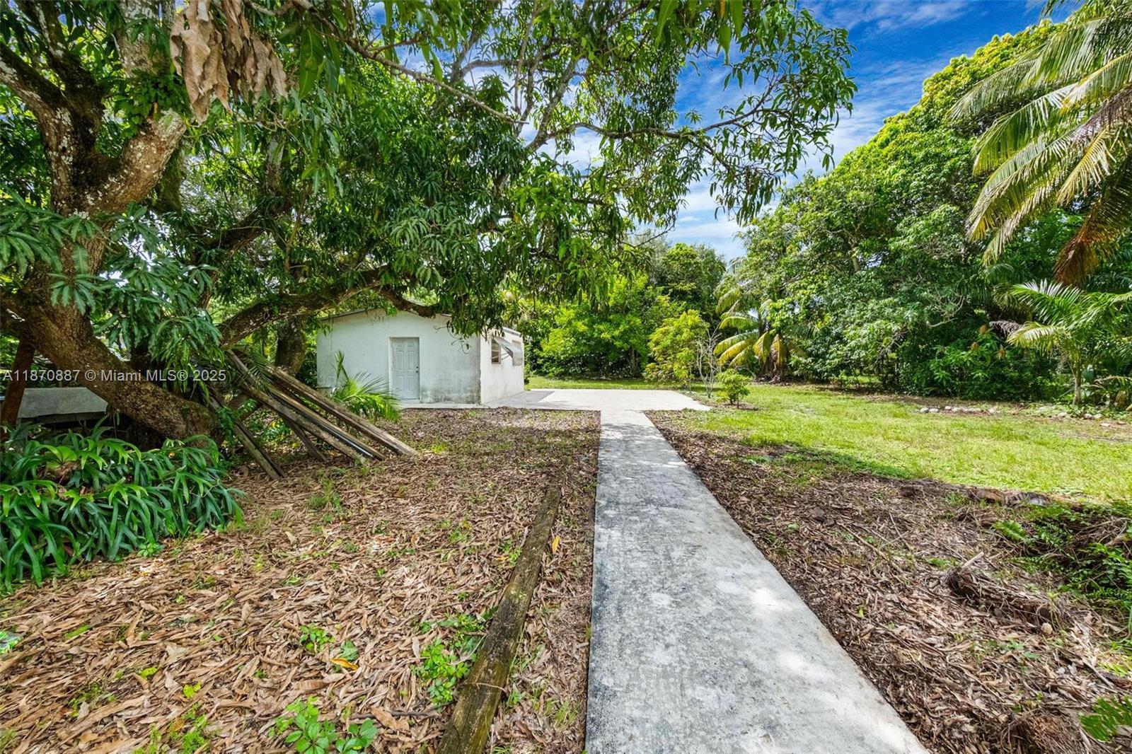 BISCAYNE GARDENS SEC G - Residential