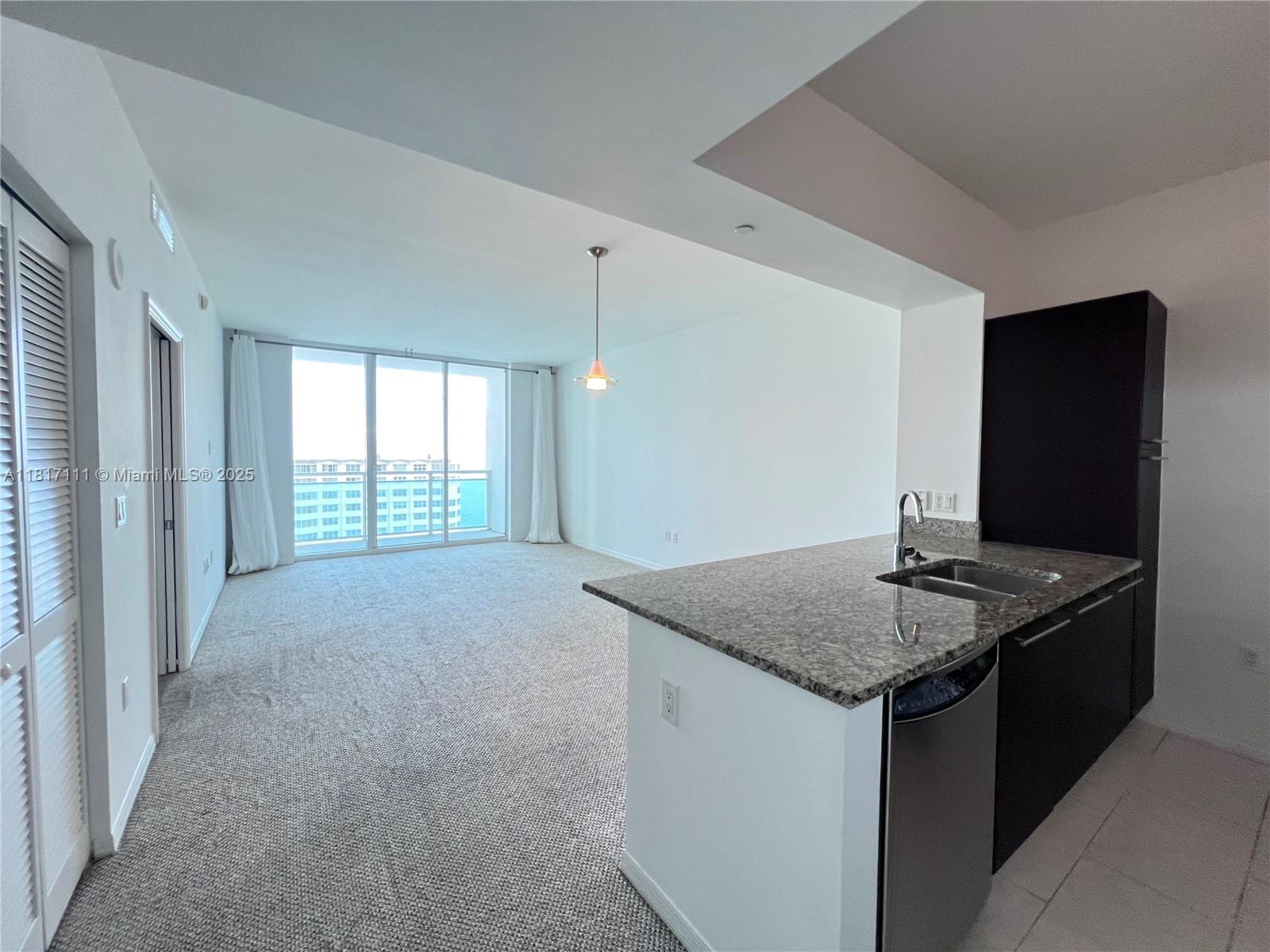 THE PLAZA 901 BRICKELL CO - Residential Lease