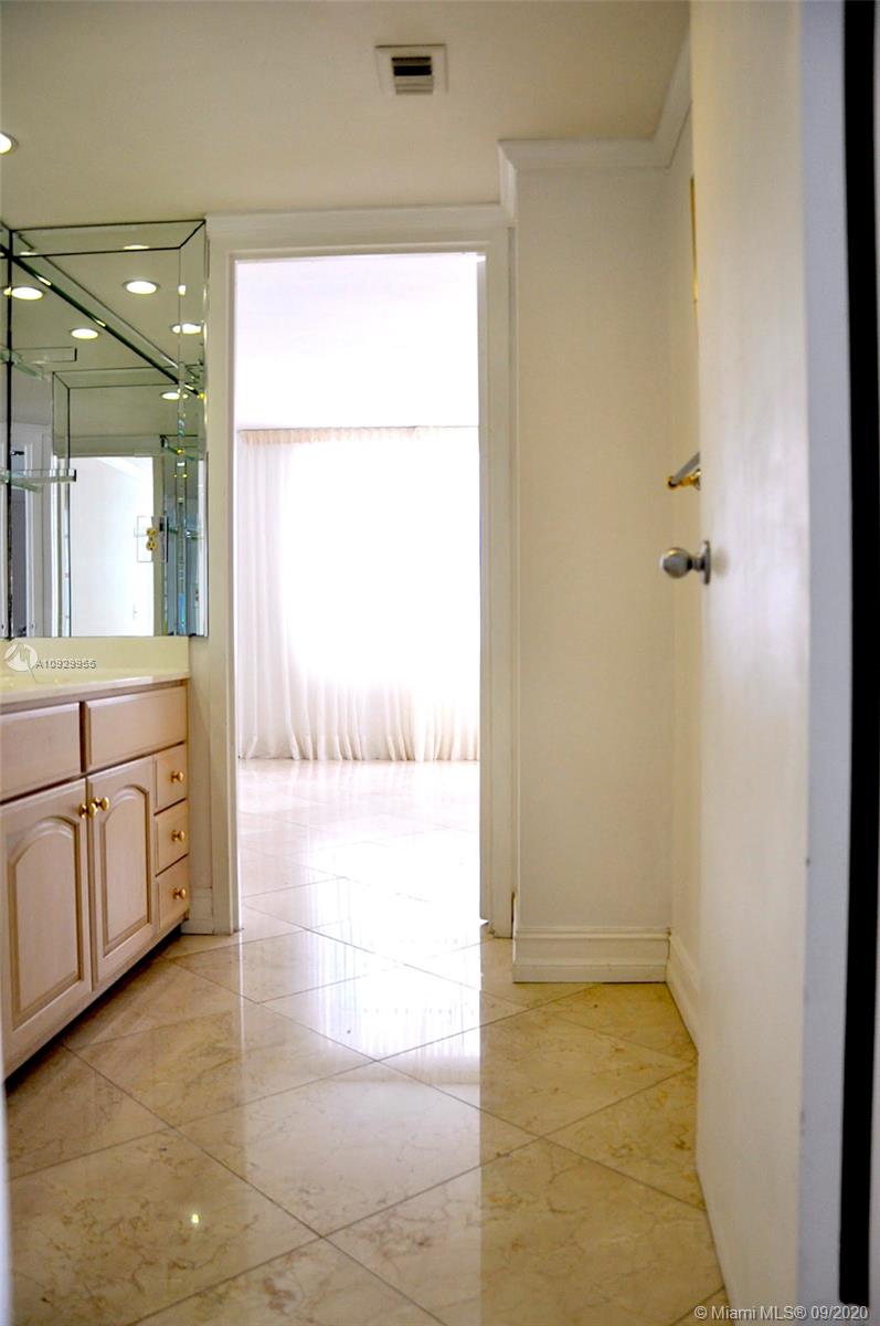 BRICKELL BAY CLUB CONDO - Residential