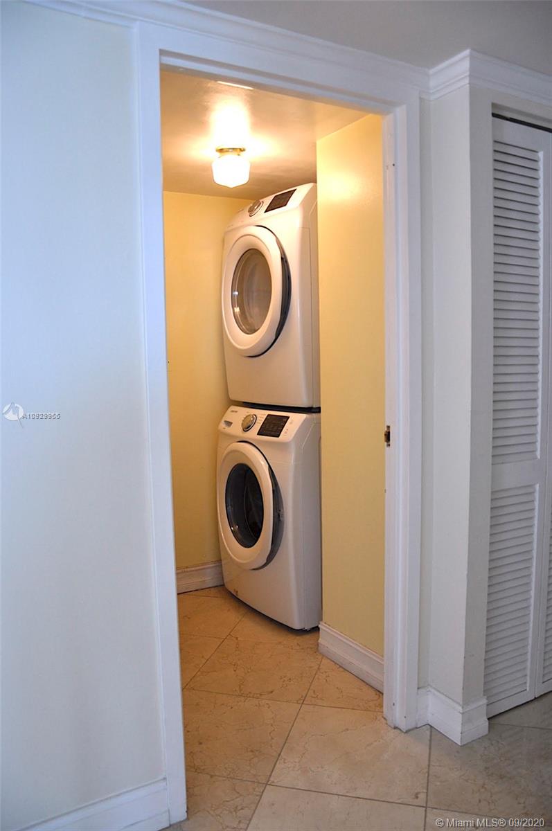 BRICKELL BAY CLUB CONDO - Residential