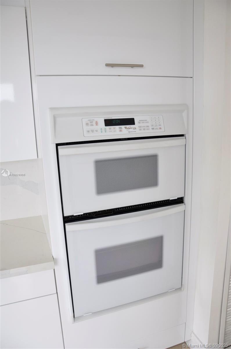 BRICKELL BAY CLUB CONDO - Residential