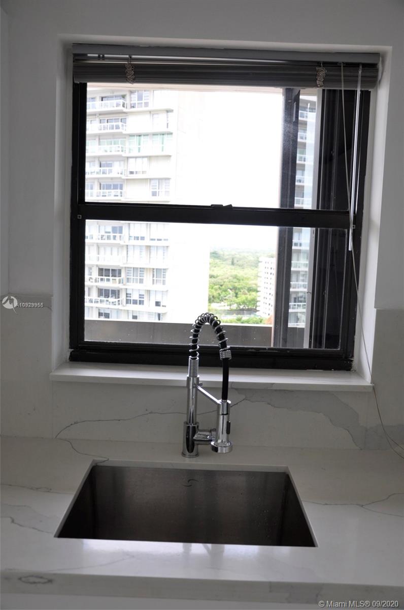 BRICKELL BAY CLUB CONDO - Residential