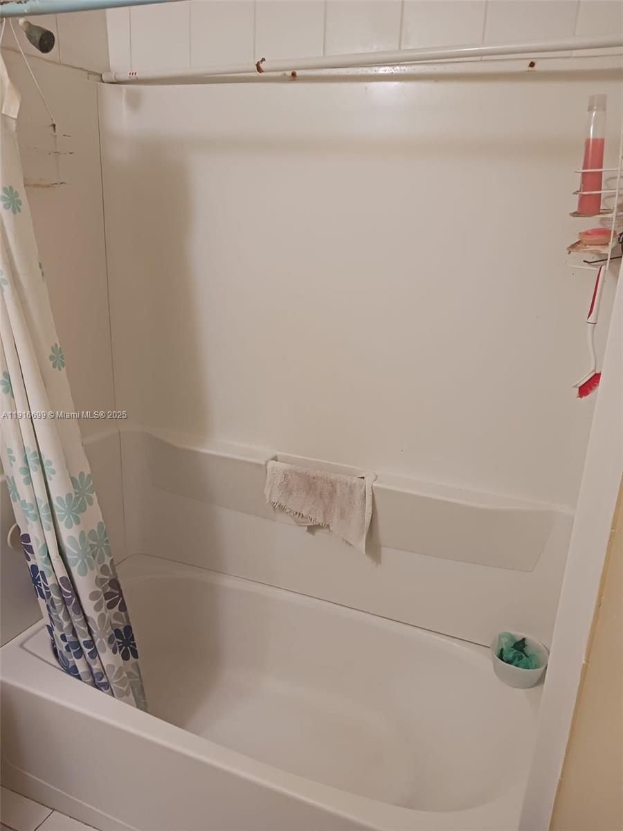 LAUDERDALE NORTH PARK SEC - Residential