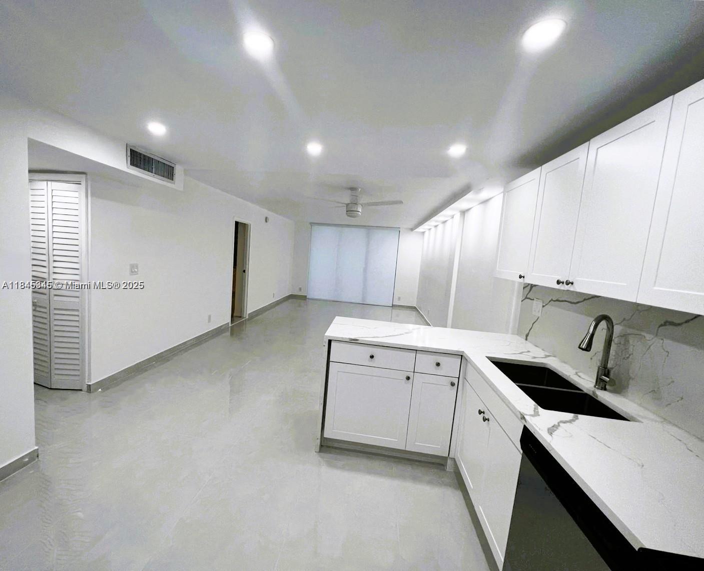 CYPRESS CHASE CONDO NO 7 - Residential Lease