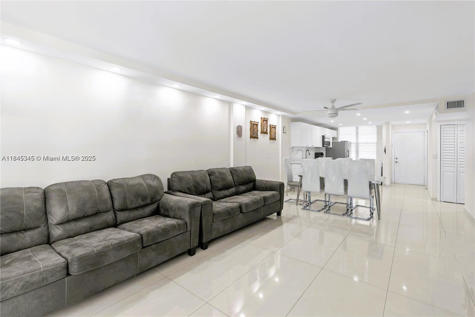 CYPRESS CHASE CONDO NO 7 - Residential Lease