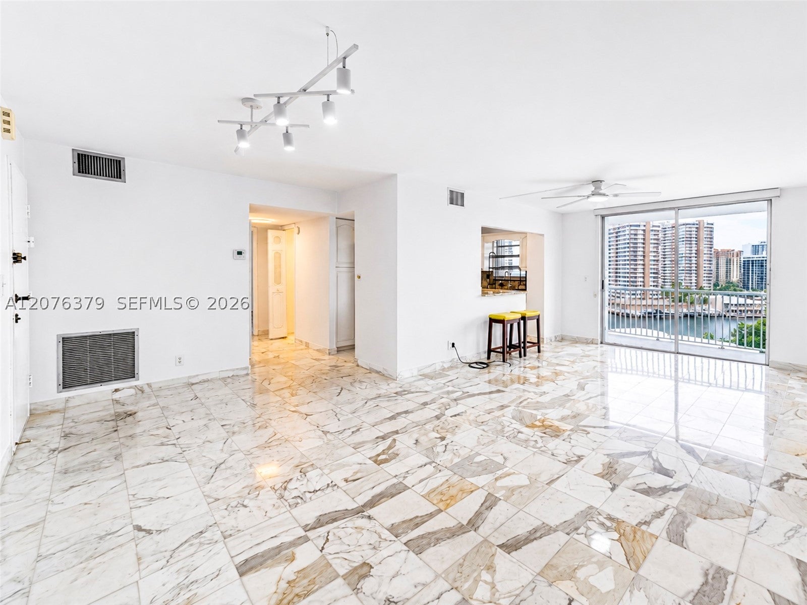 137 Golden Isles Dr 804