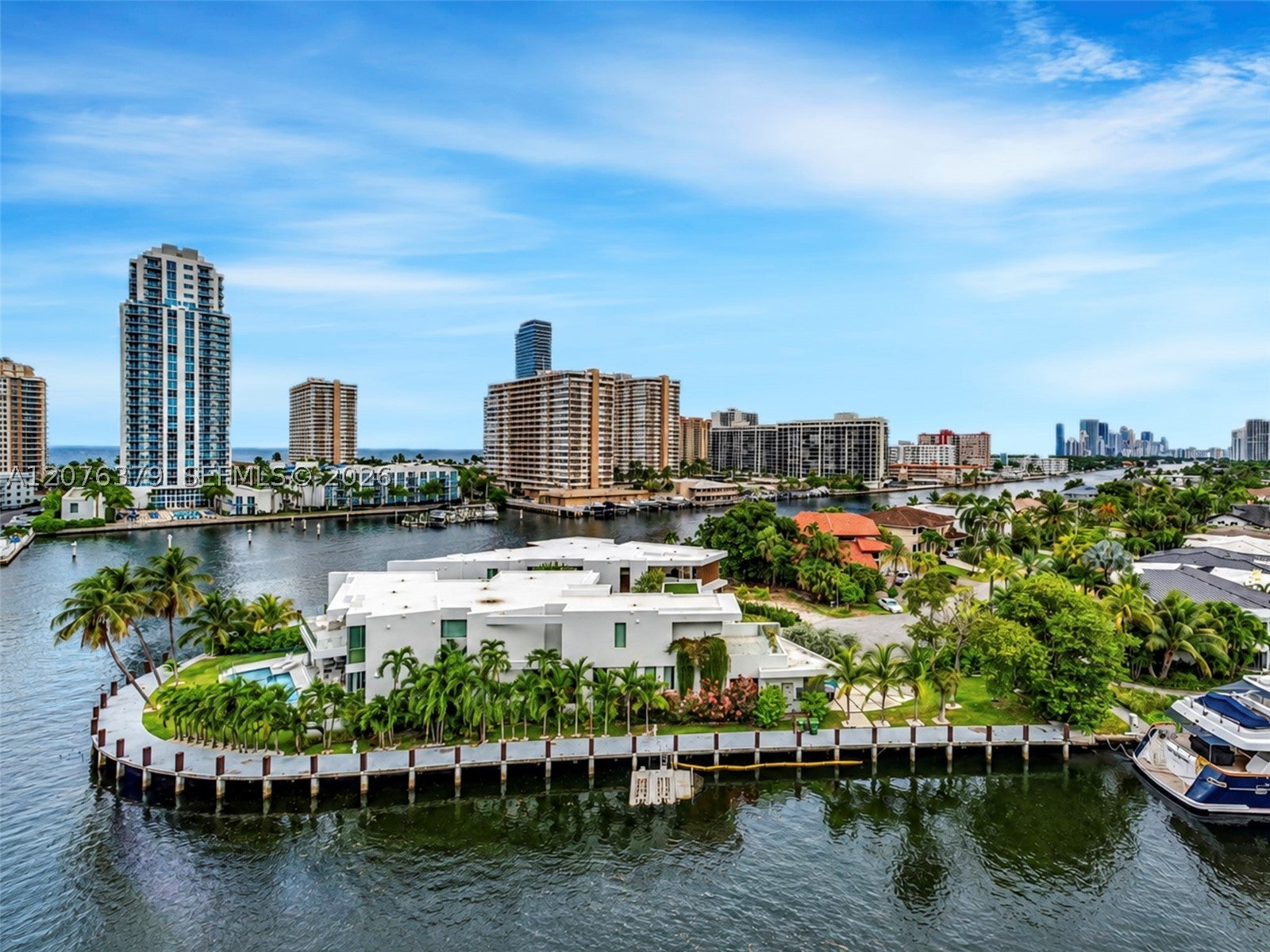137 Golden Isles Dr 804