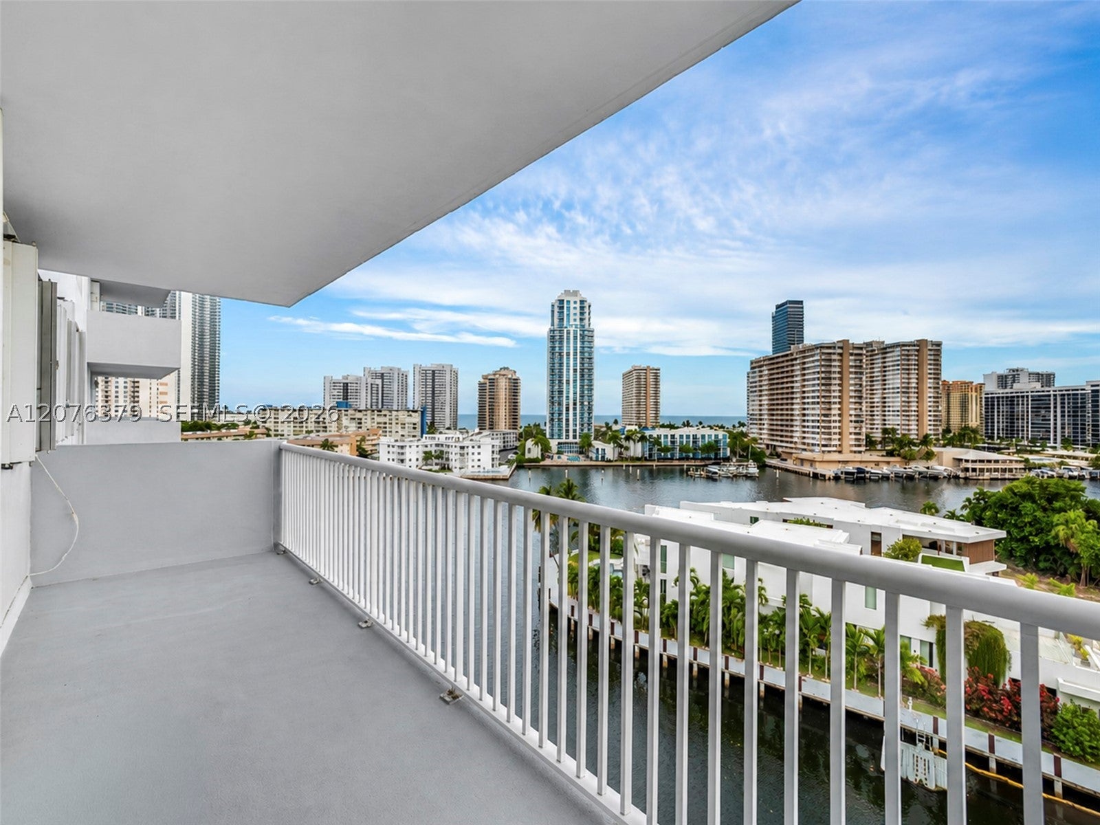 137 Golden Isles Dr 804