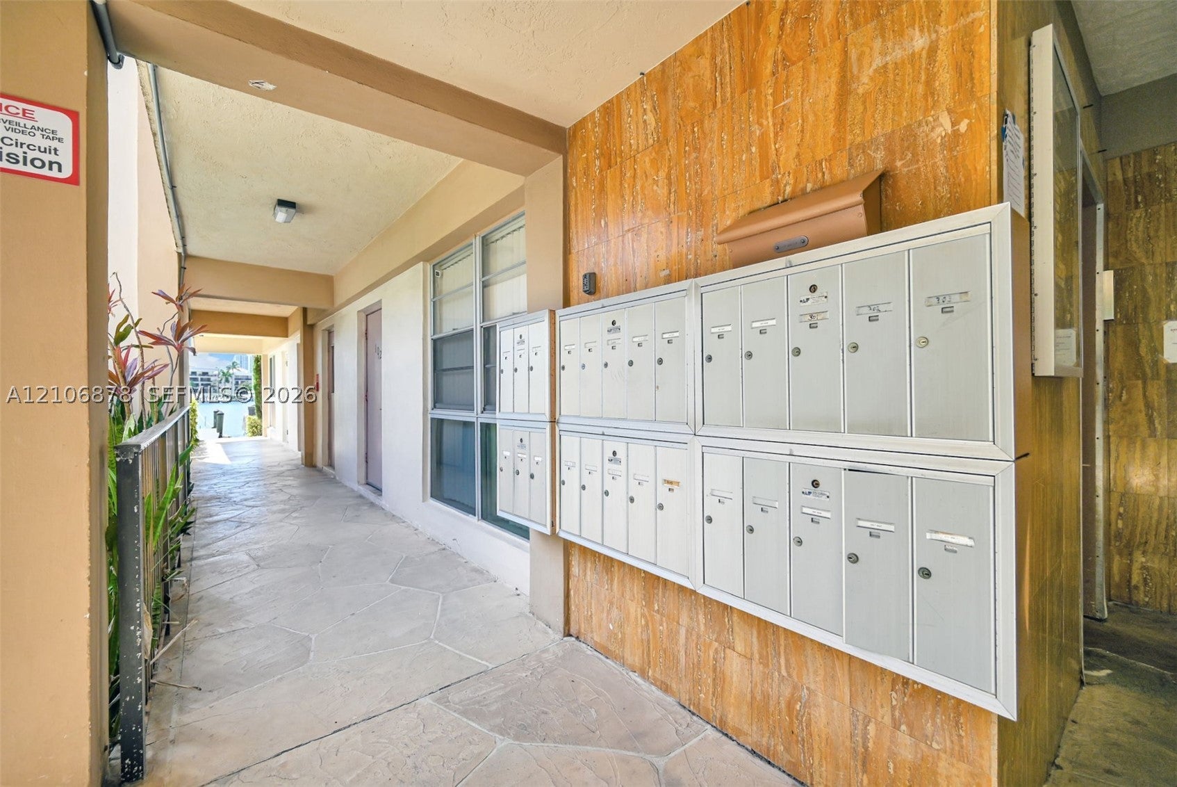 2420 Diana Dr 306