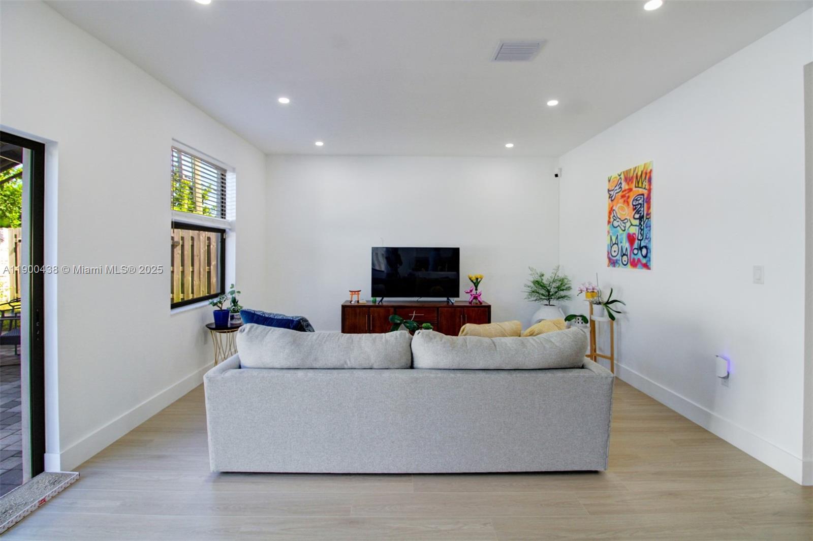 VIA VENTURA NEIGHBORHOOD - Residential