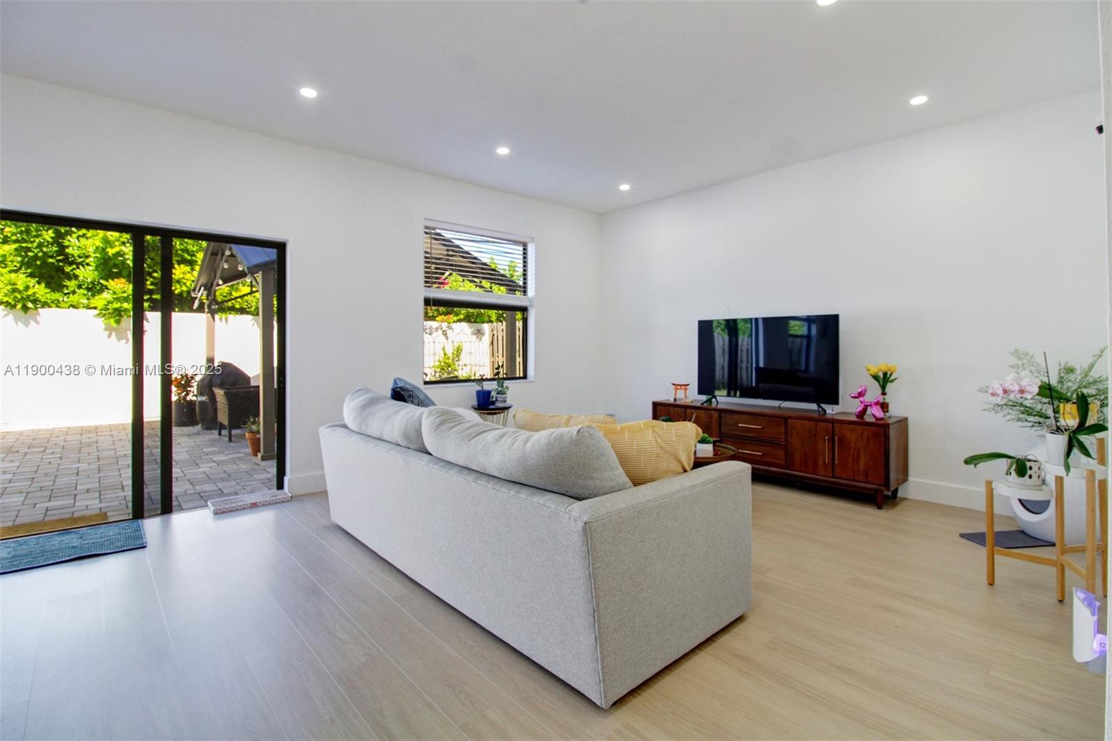 VIA VENTURA NEIGHBORHOOD - Residential