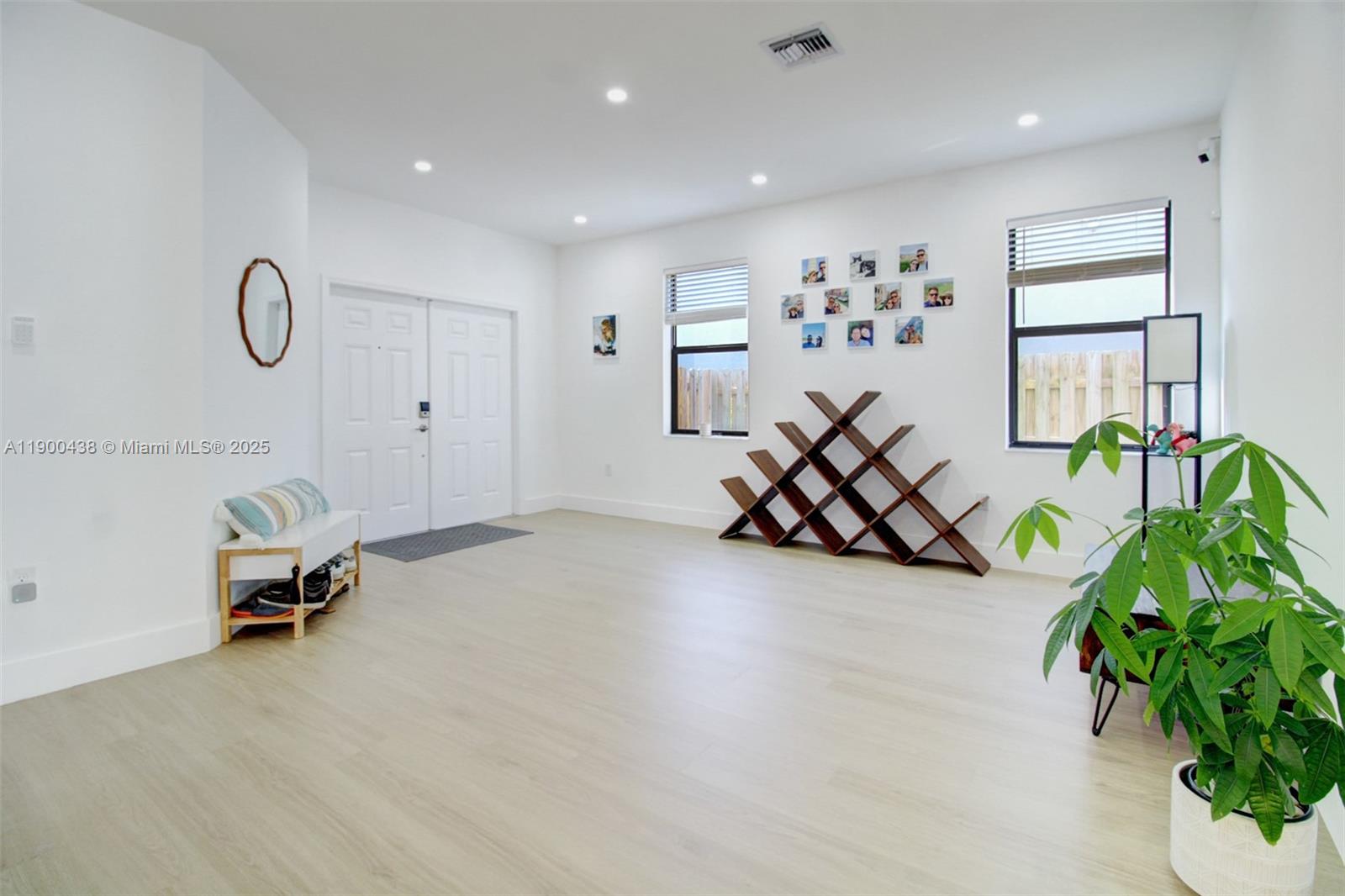 VIA VENTURA NEIGHBORHOOD - Residential