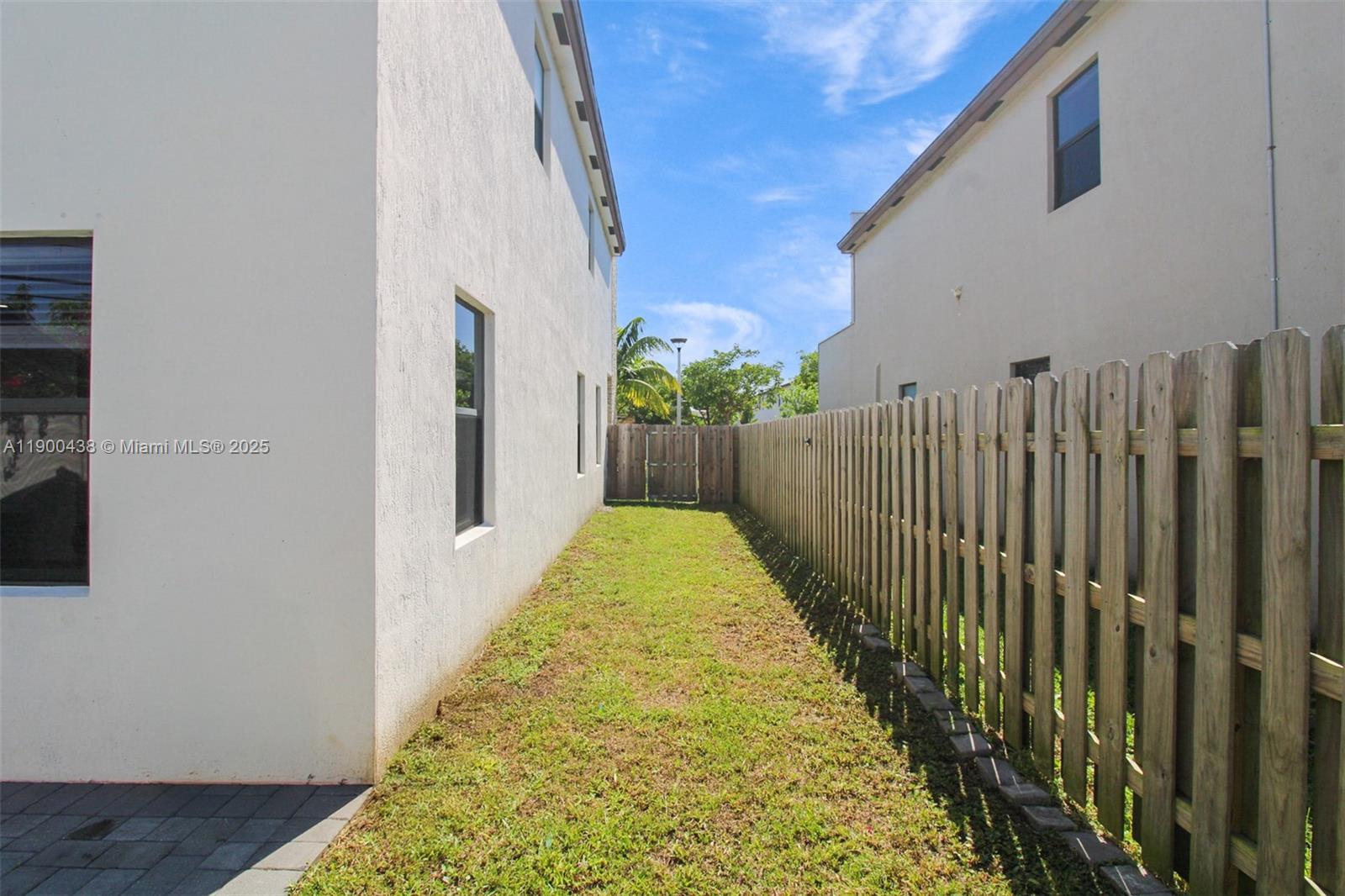 VIA VENTURA NEIGHBORHOOD - Residential