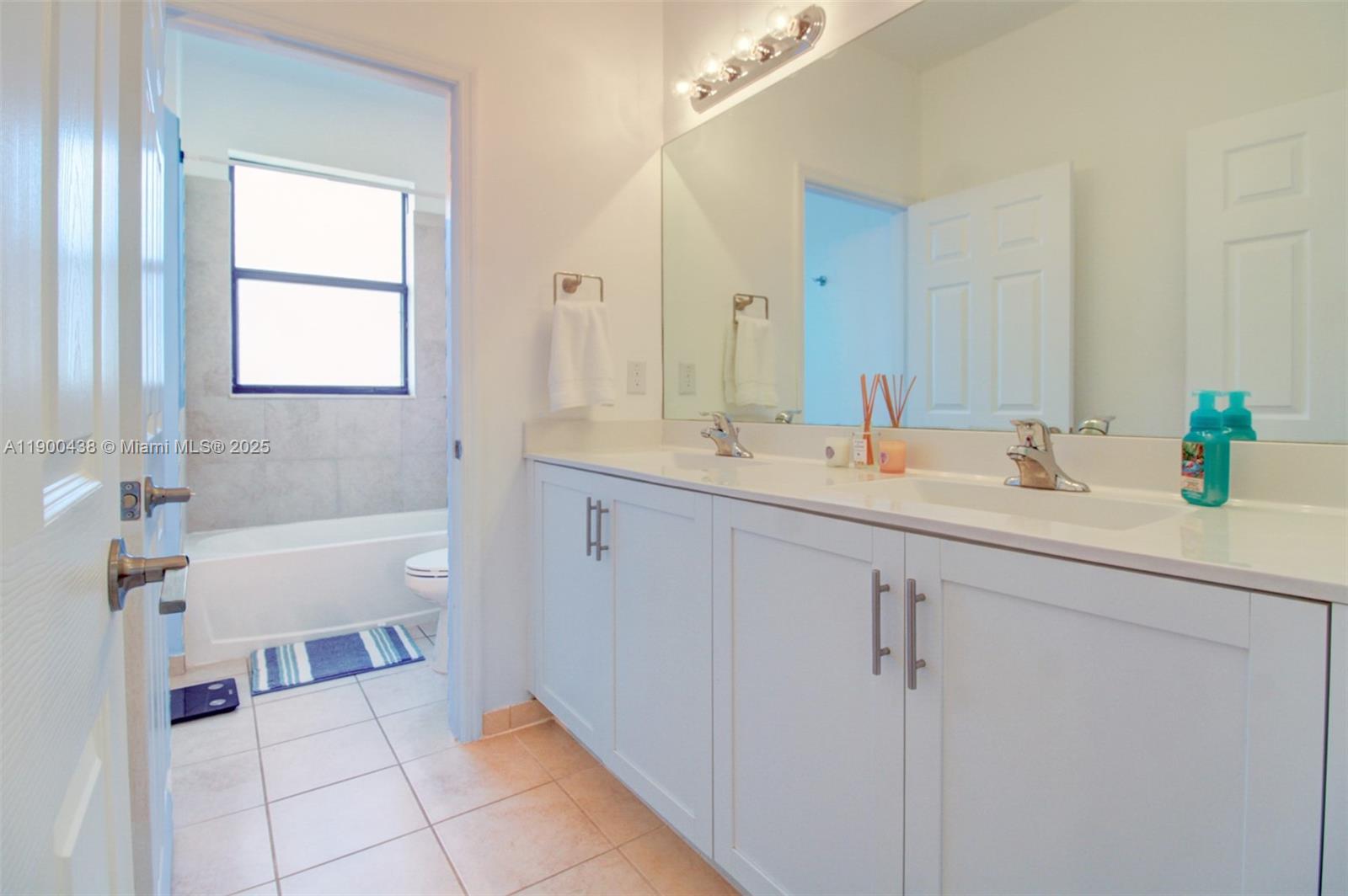 VIA VENTURA NEIGHBORHOOD - Residential