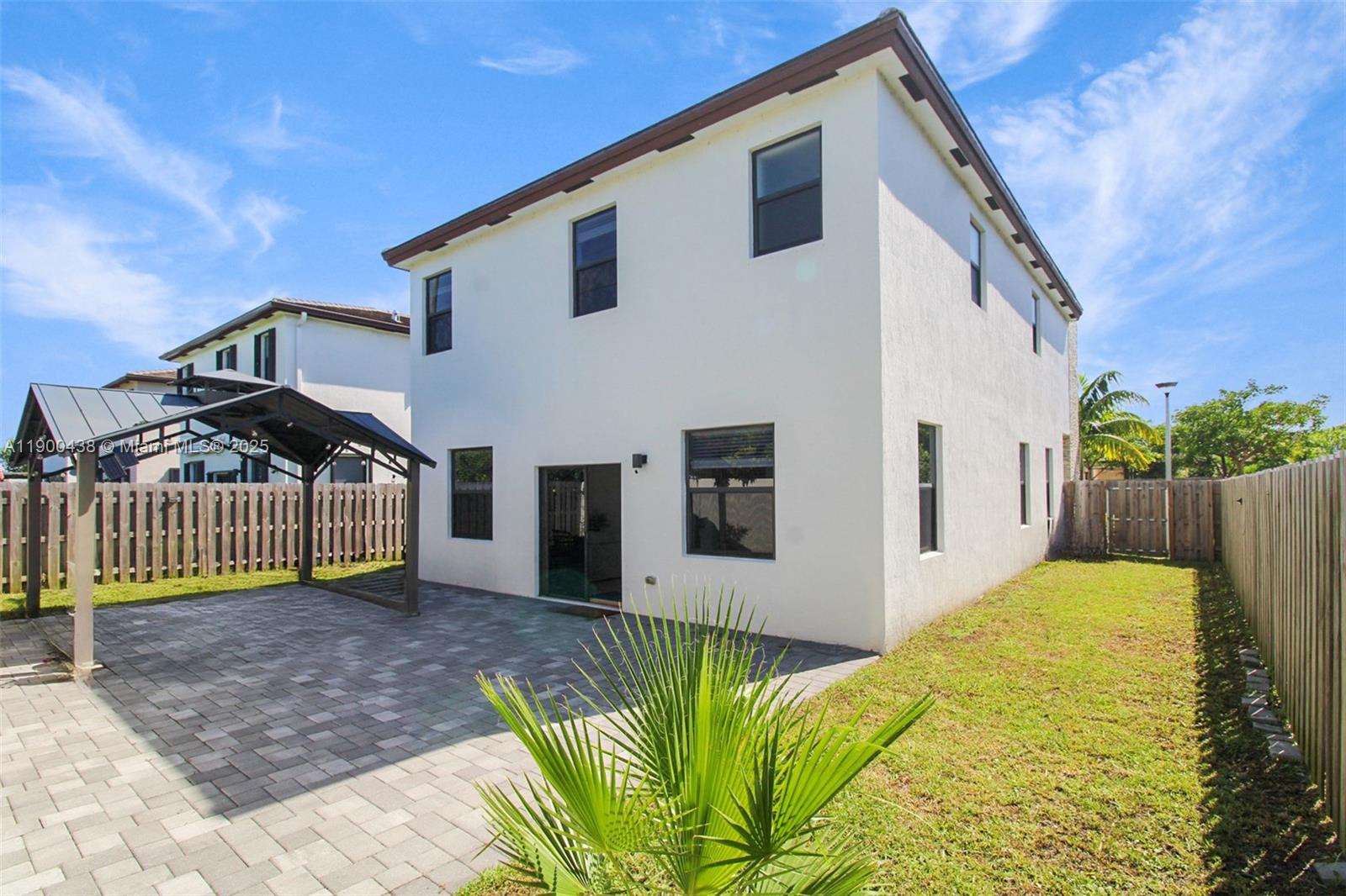 VIA VENTURA NEIGHBORHOOD - Residential