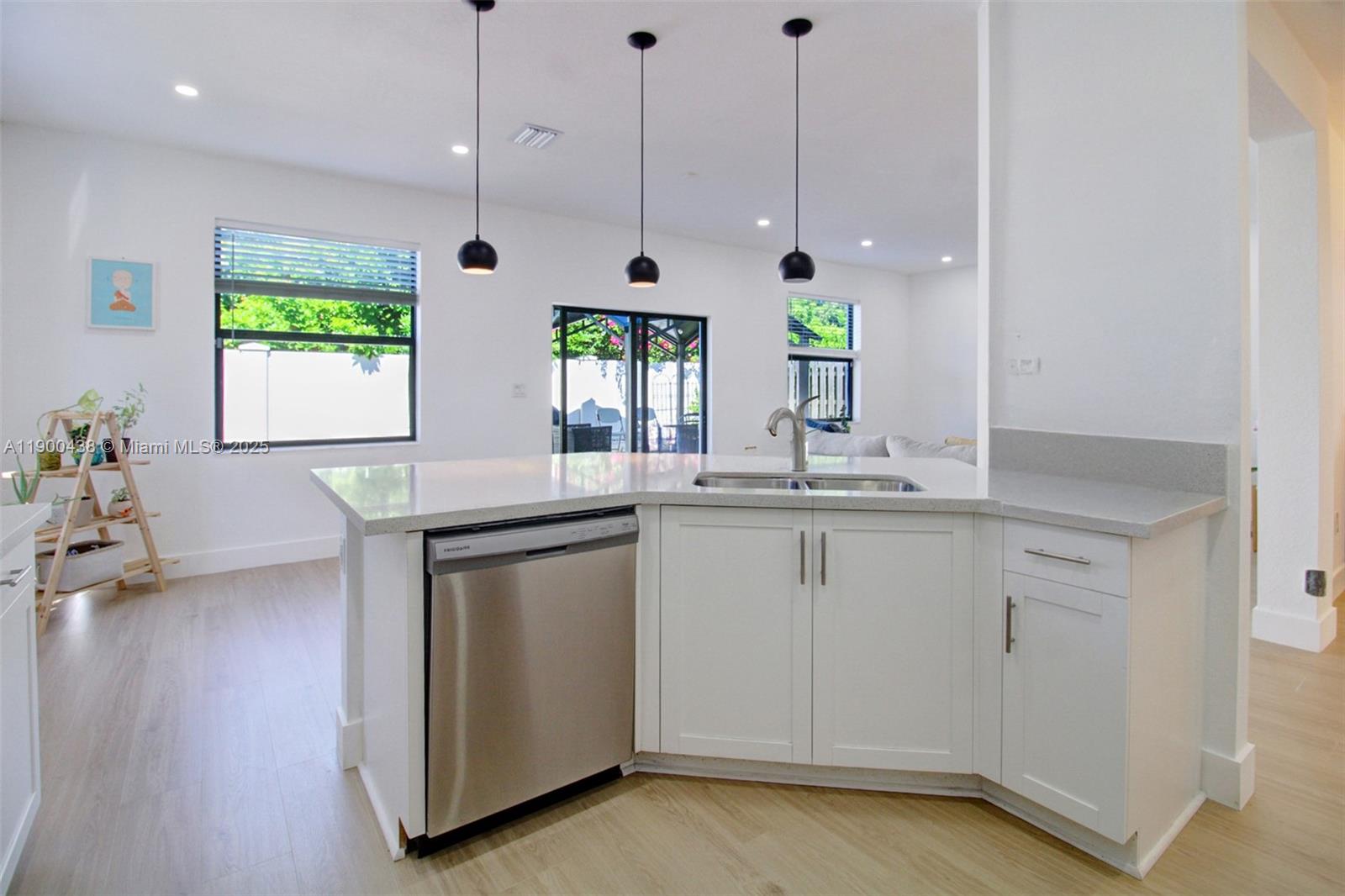 VIA VENTURA NEIGHBORHOOD - Residential