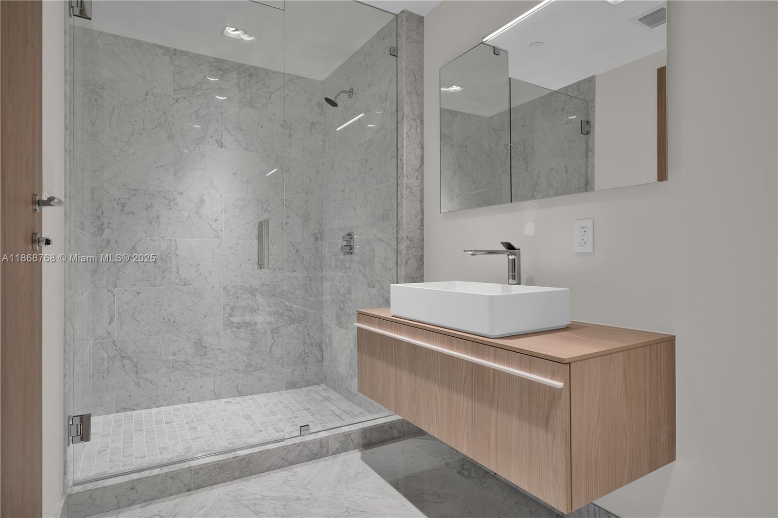 Onda Condominium - Residential