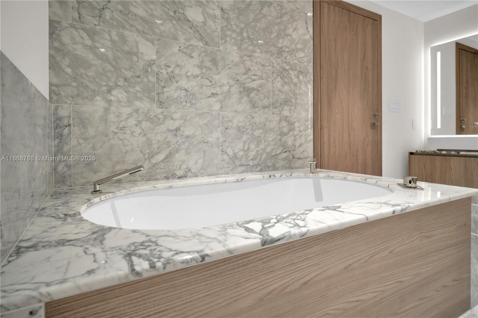 Onda Condominium - Residential