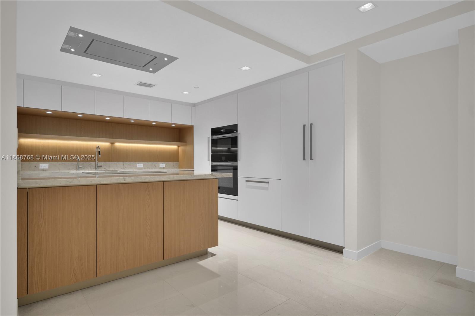 Onda Condominium - Residential