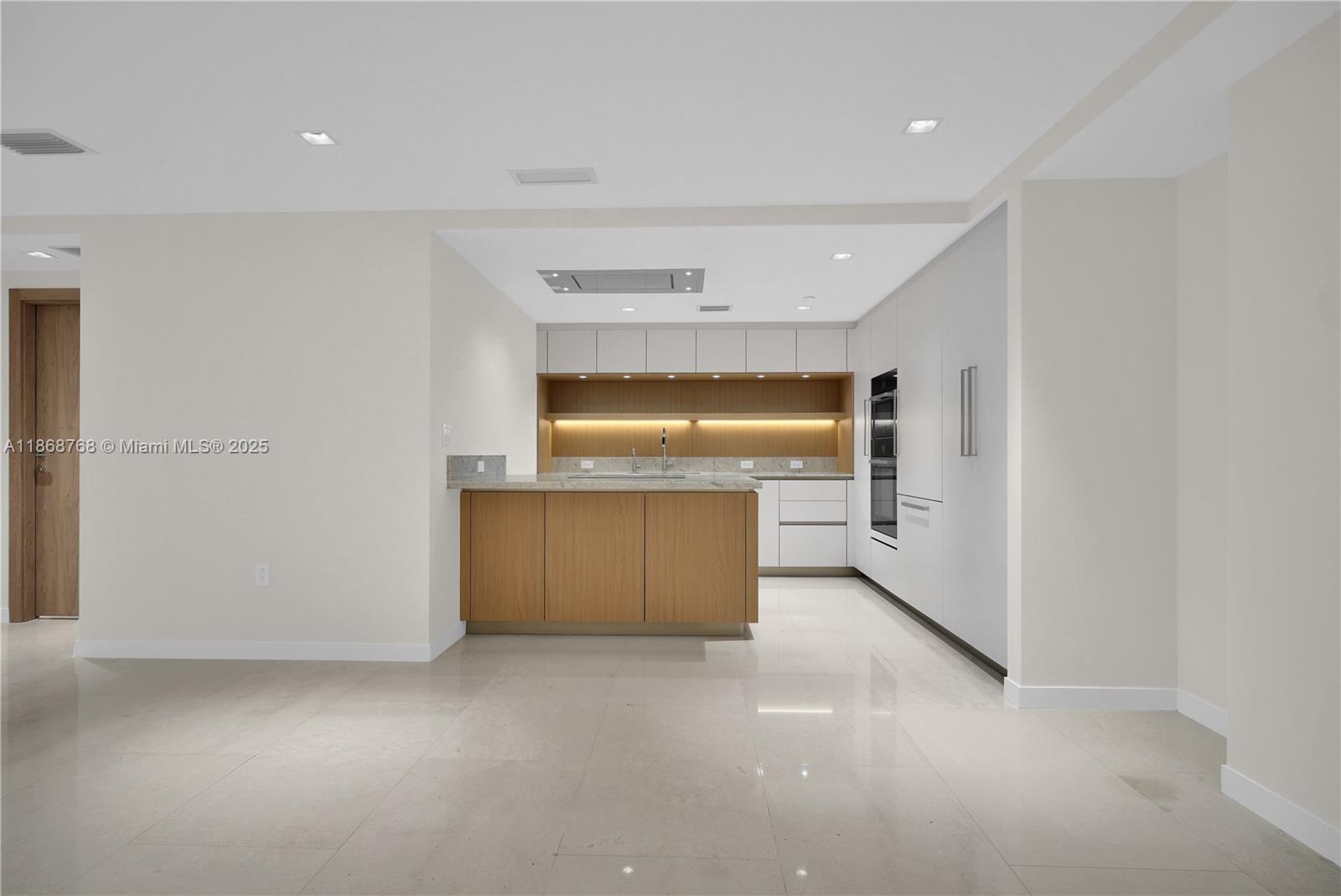 Onda Condominium - Residential