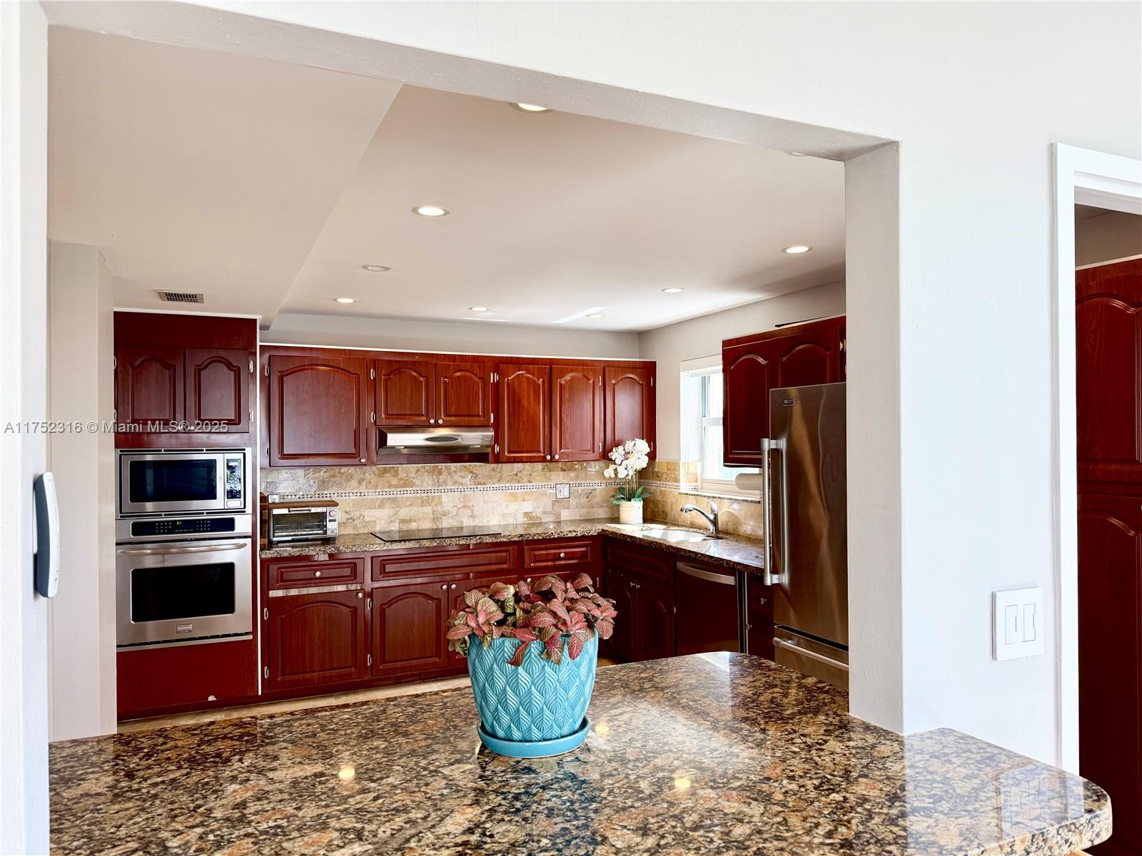 MONTEGO CLUB CONDO - Residential