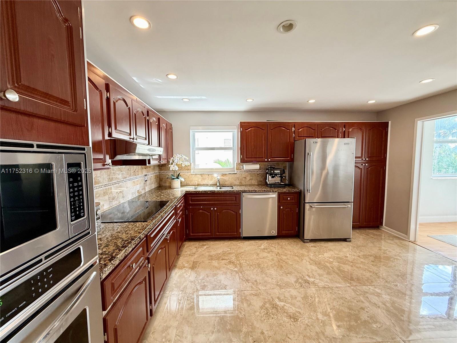 MONTEGO CLUB CONDO - Residential