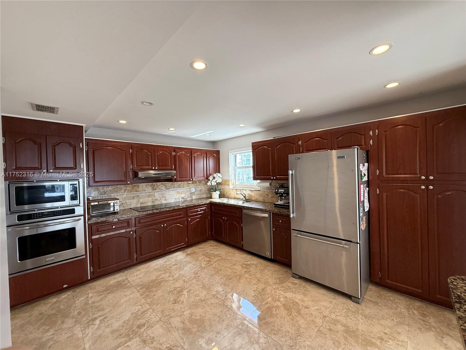 MONTEGO CLUB CONDO - Residential