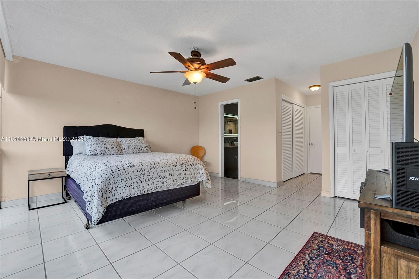 COUNTRY CLUB OF MIAMI CON - Residential