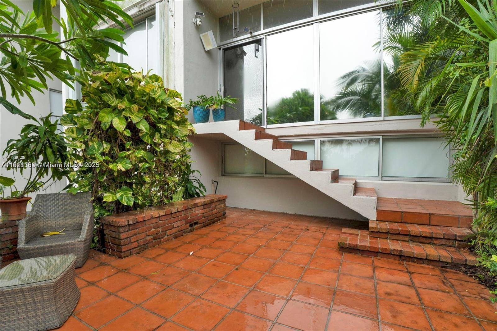 COUNTRY CLUB OF MIAMI CON - Residential