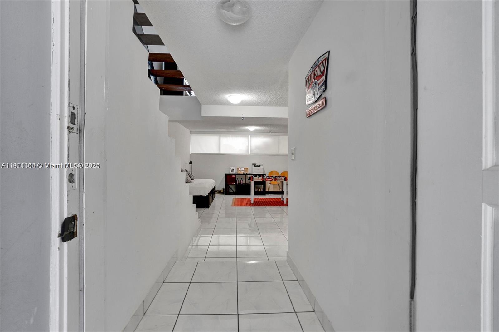 COUNTRY CLUB OF MIAMI CON - Residential