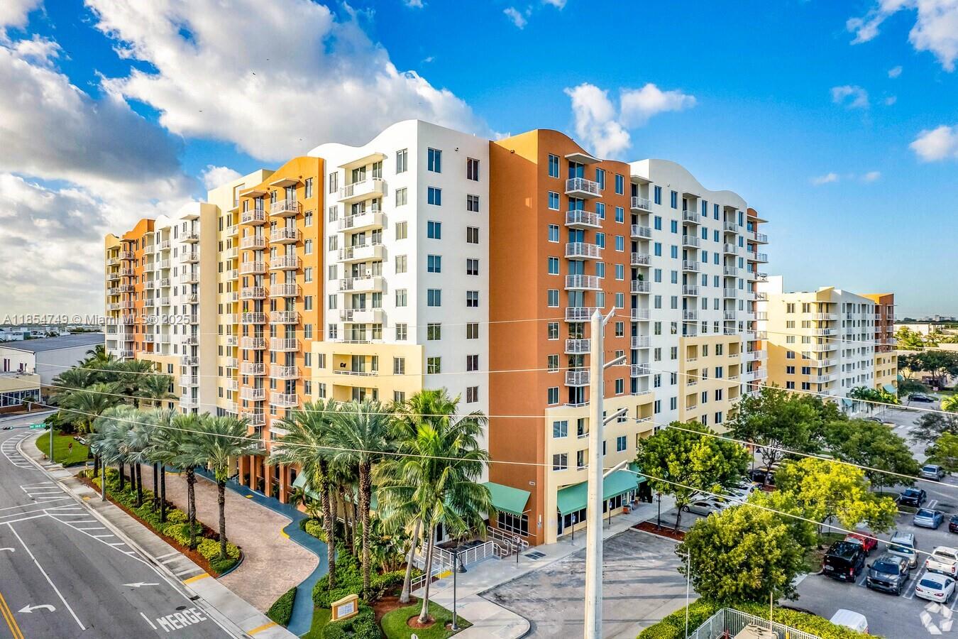 Beautiful unit at the heart of Aventura!. Modern condo with modern kitchen and newer appliances, top of the line amenities, and the best location in Aventura! Close to supermarket, shops, gyms, and schools. A must see! washer/dryer inside the unit! Concierge and valet service available, movie theater room, billiards, tranquil pool, gym and private covered parking amenities. Minutes away from renowned shops, natural & organic foods, restaurants and the city classics of Aventura Mall & Founders Park. Please use show assist.