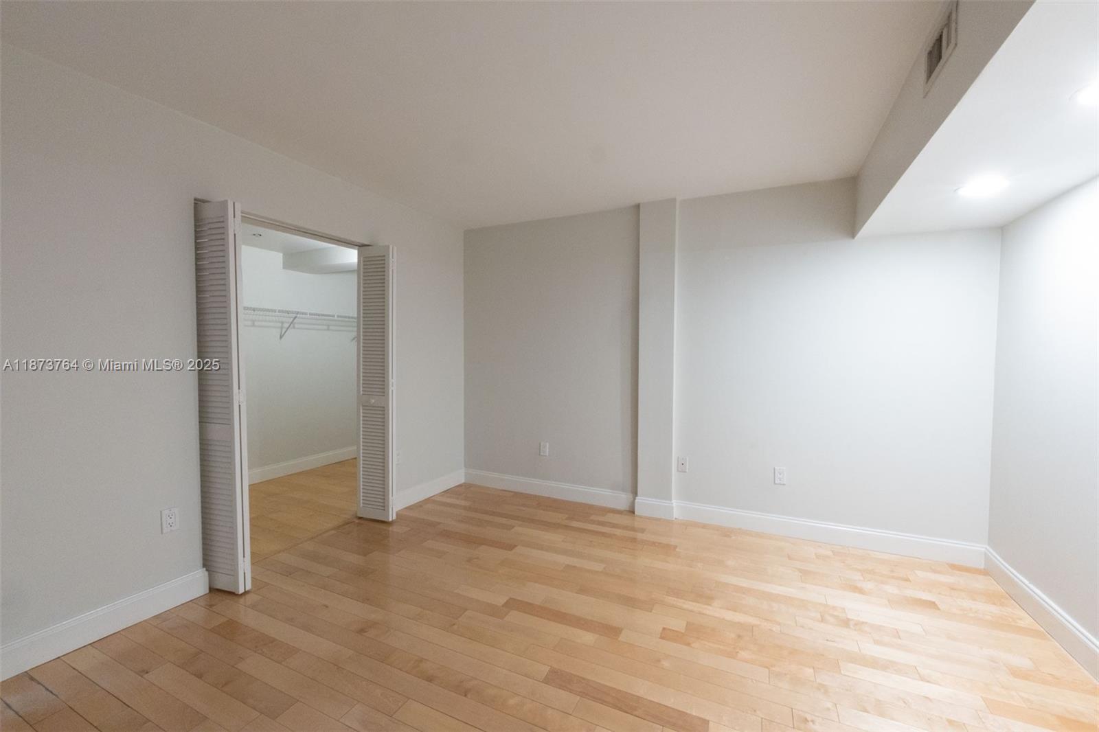 THE MONARCH GROVE CONDO - Residential