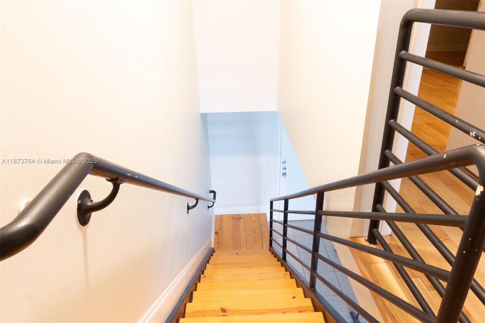 THE MONARCH GROVE CONDO - Residential