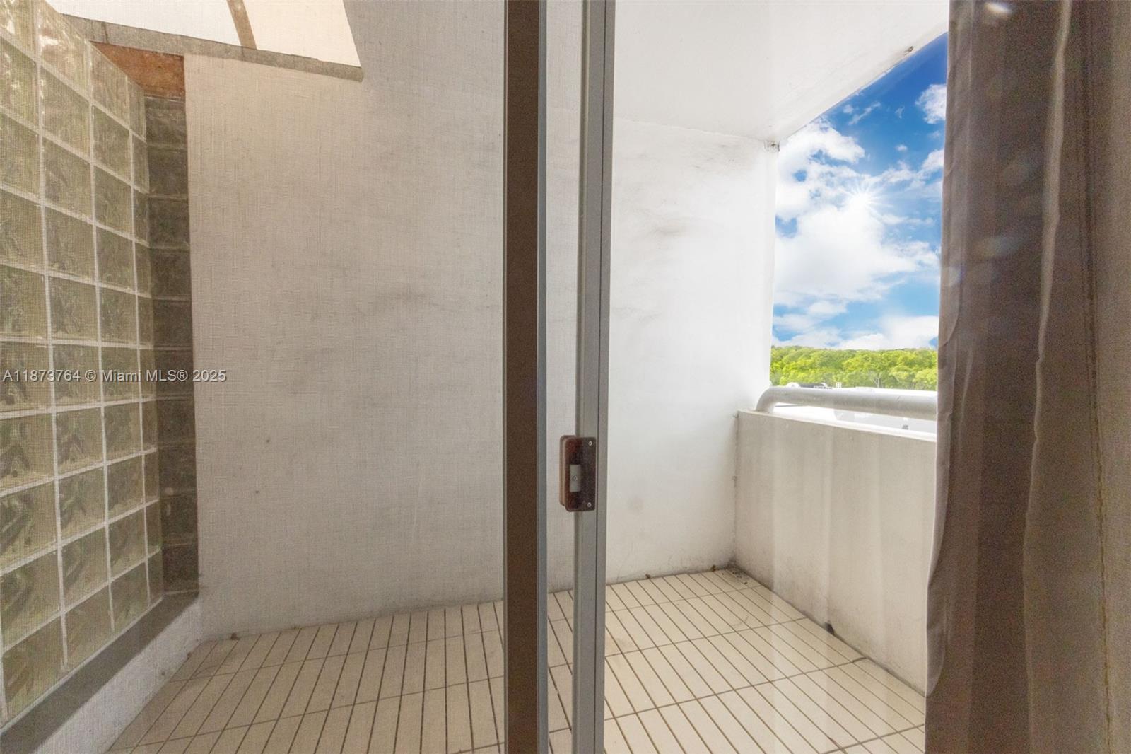 THE MONARCH GROVE CONDO - Residential