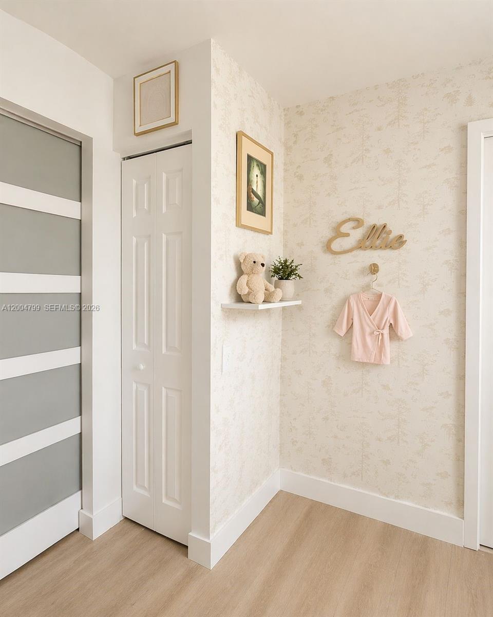 BAYSHORE YACHT & TENNIS C - Residential