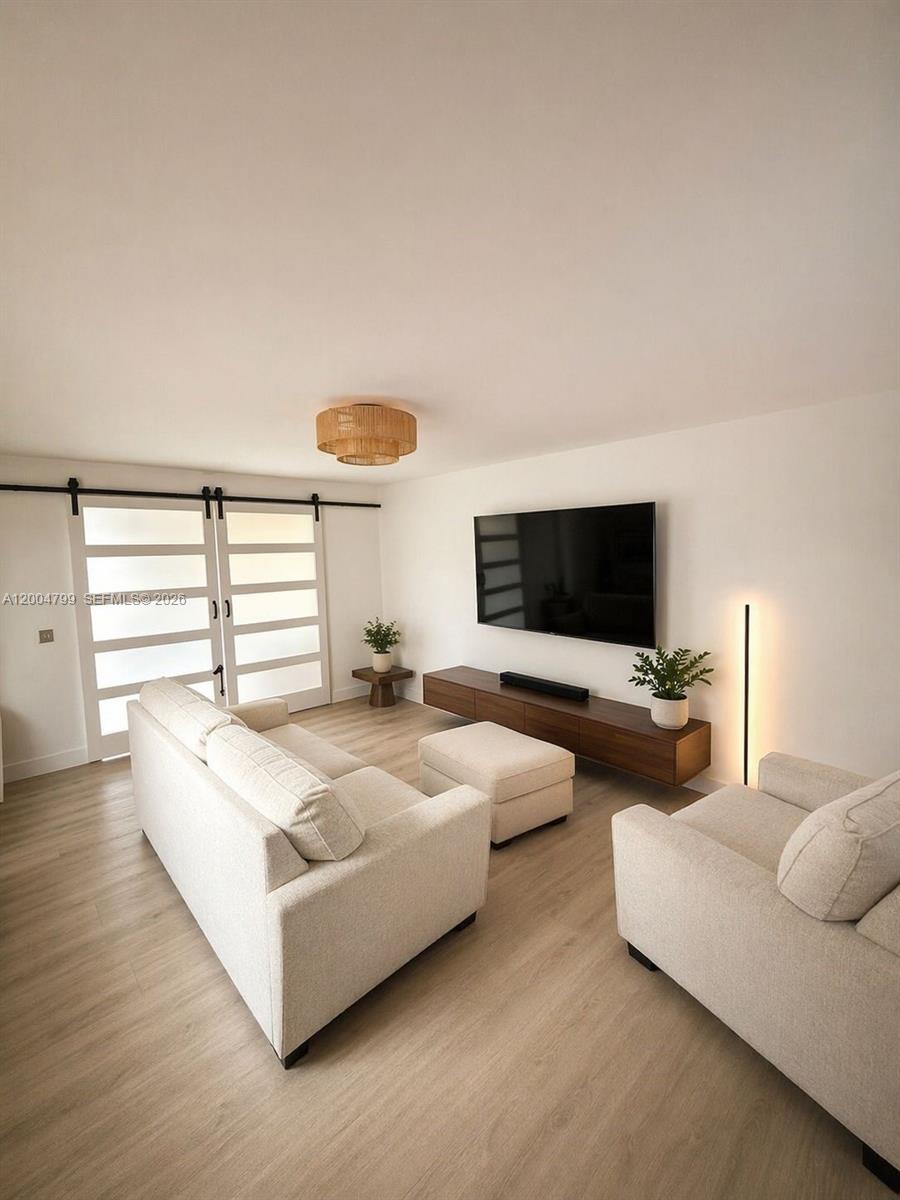 BAYSHORE YACHT & TENNIS C - Residential