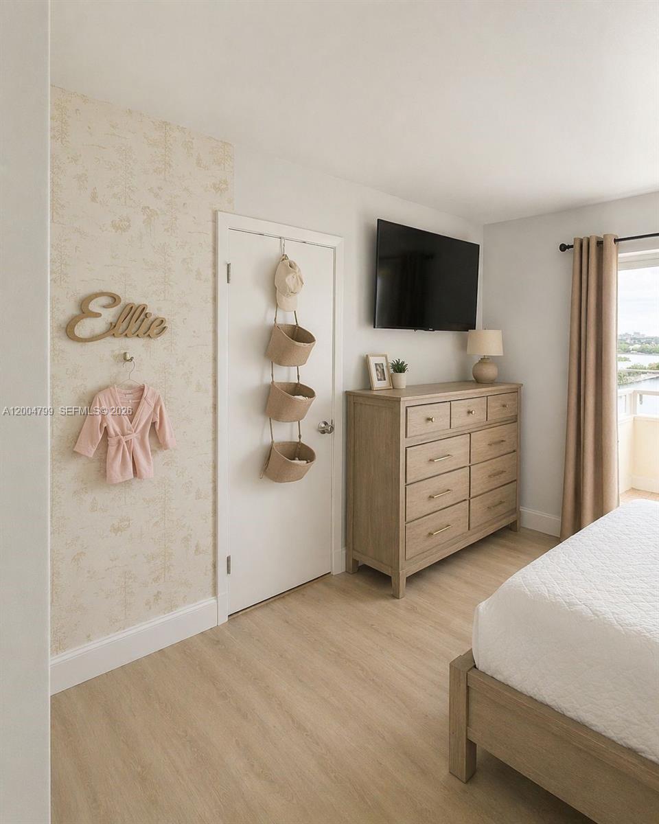 BAYSHORE YACHT & TENNIS C - Residential