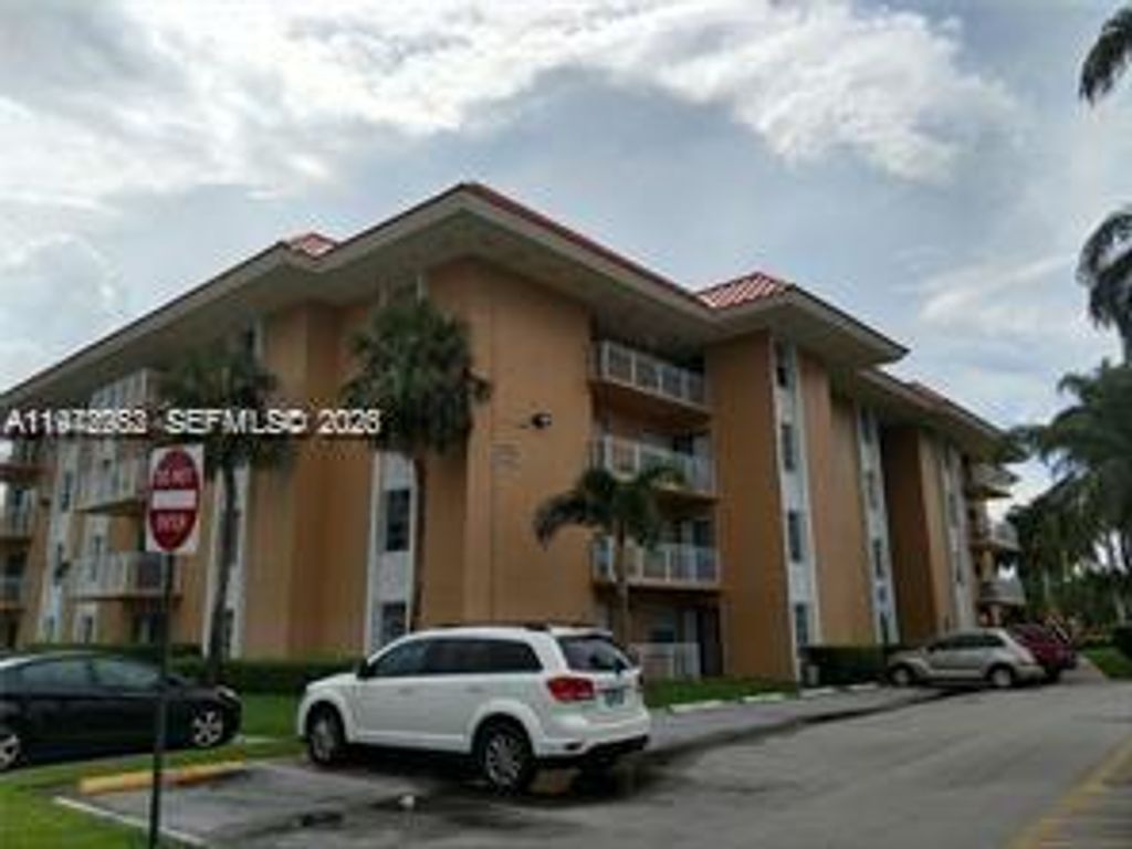 Photo of 455 S Pine Island Rd #410C, Plantation, FL 33324 (MLS # A11972953)