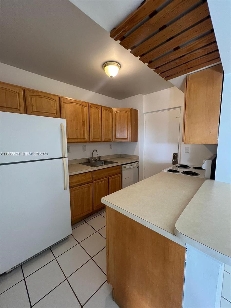 NEWPORT CONDO - Residential